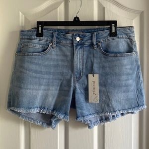 NWT Just USA Low Rise Jean Shorts Size 32